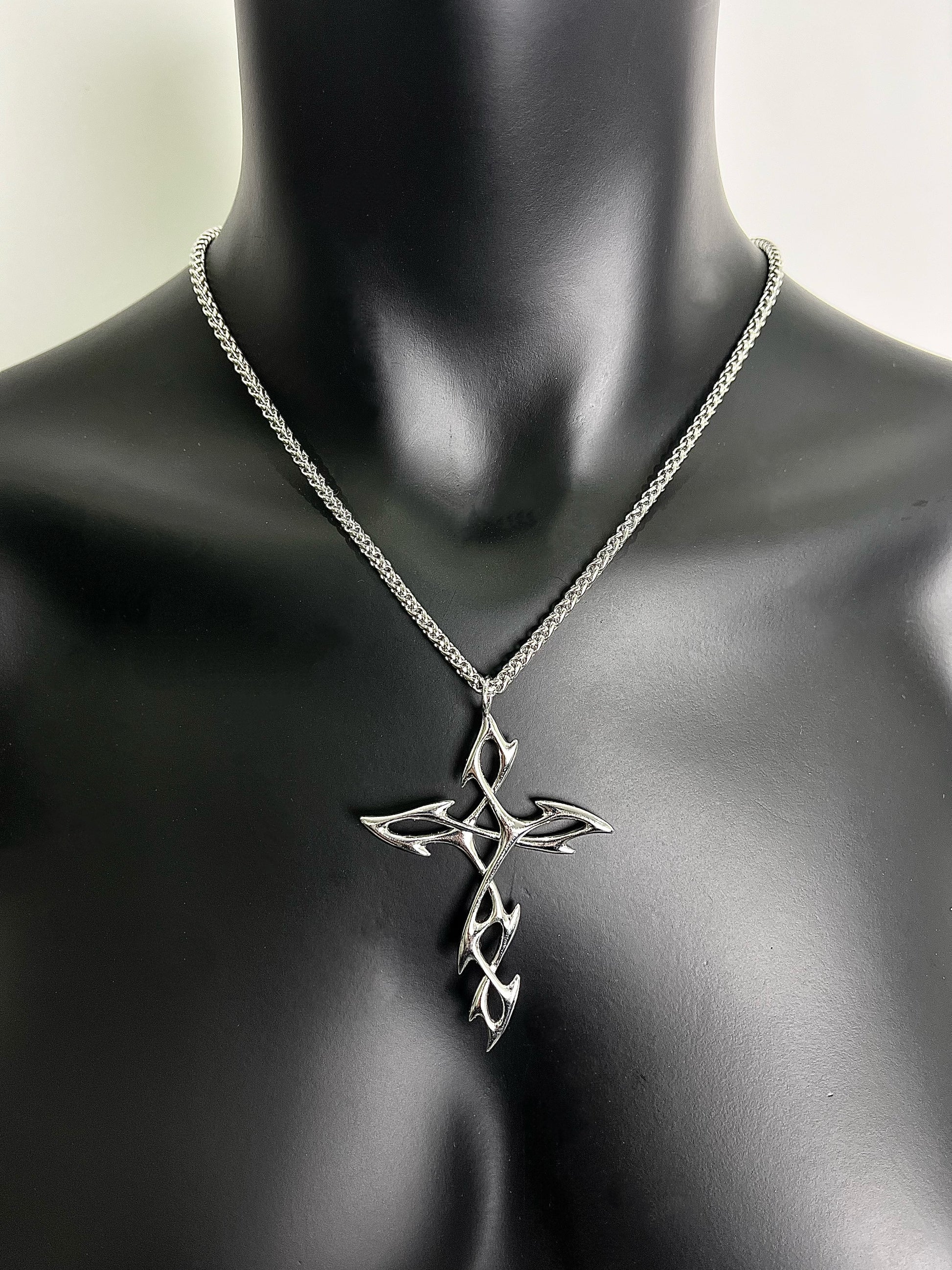VINE-CROSS Pendant